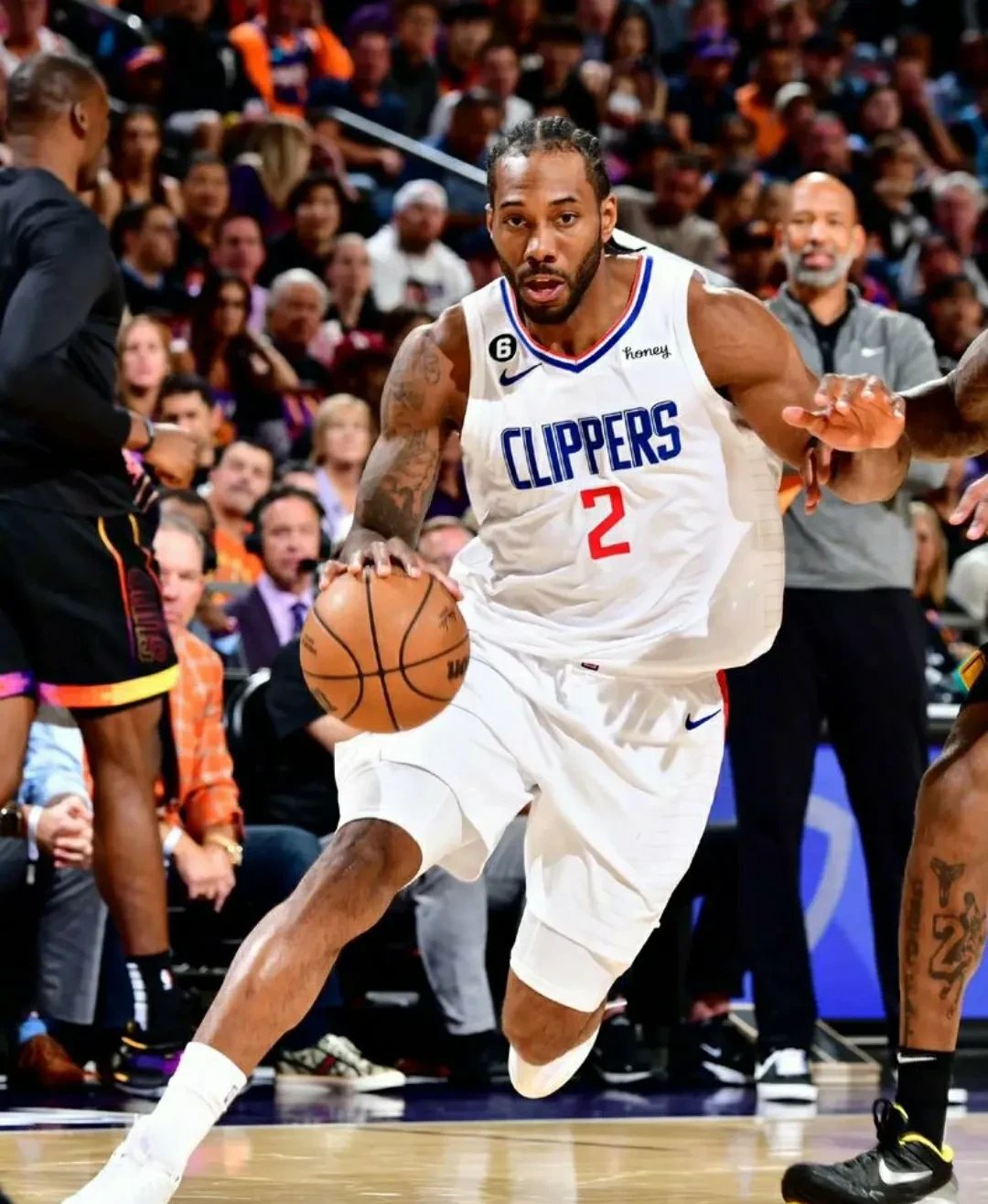 包含洛杉矶快船冲刺阶段门线救险，志在国王杯名次提升，质疑声仍在，纪律约束更严格的词条