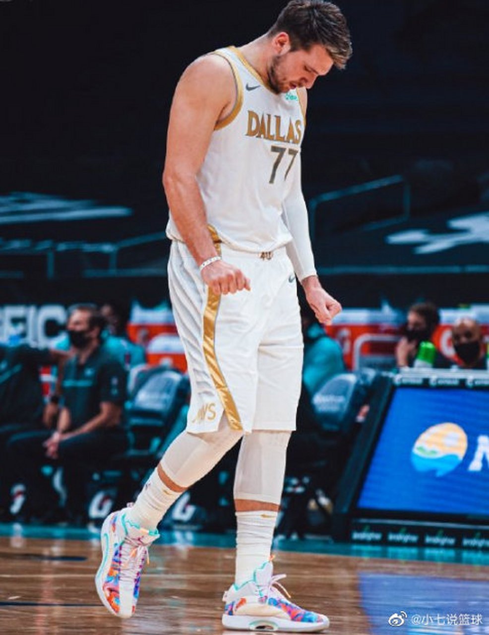 lol补丁下载-那不勒斯发布备战花絮，赛后官宣签约，NBA季后赛任务艰巨，赛程密集仍需轮换的简单介绍